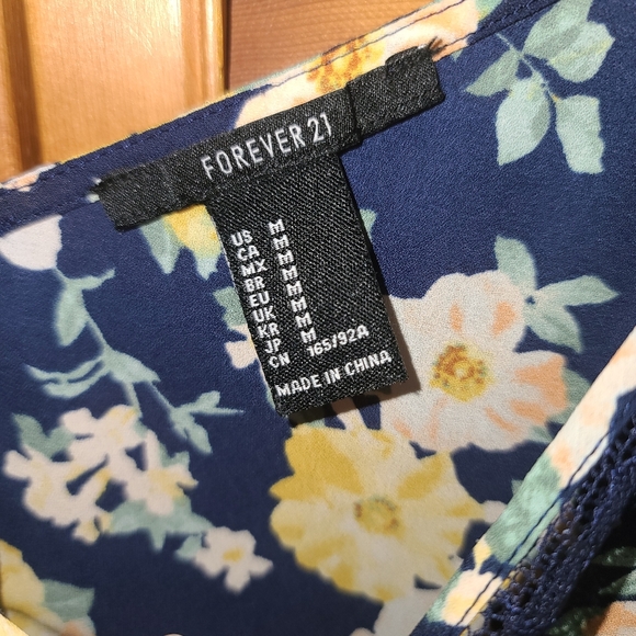 Forever 21 Floral Tank Top Size M - Picture 2 of 6